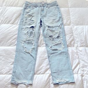 American Eagle ripped high waist mom jean, “strigid” material, size U.S. 8